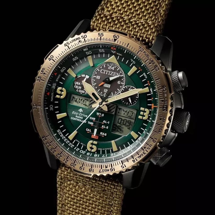 Citizen Skyhawk - Đẳng cấp đồng hồ phi công công nghệ cao - ảnh 2