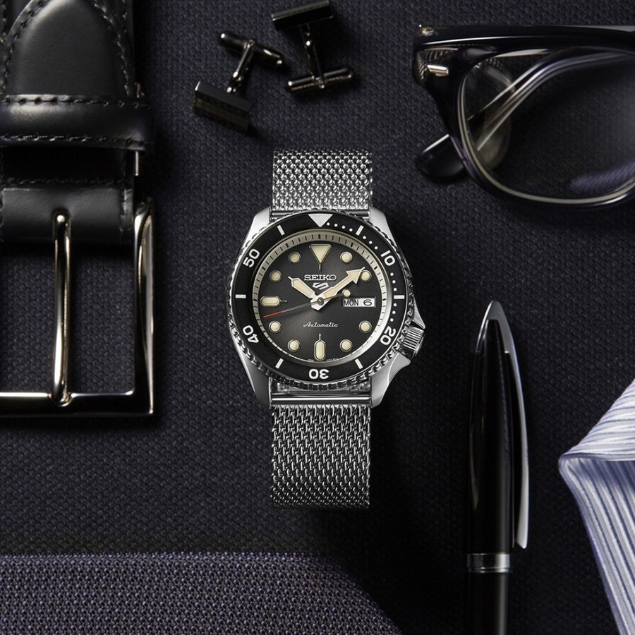SRPD73K1 thuộc Seiko 5 với vẻ đẹp cổ điển