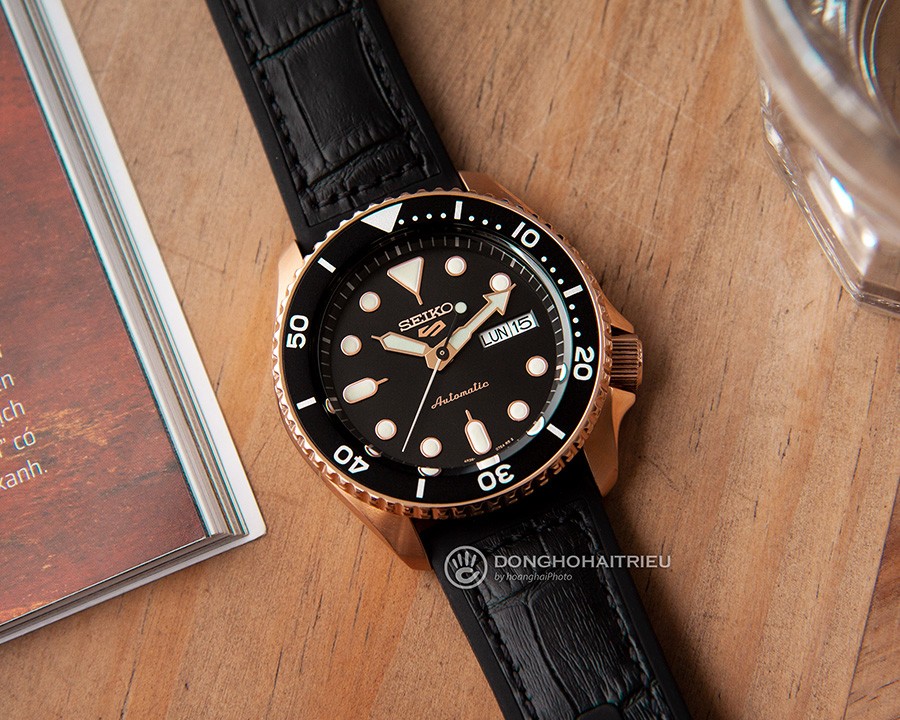 Seiko 5 2019 Specialist SRPD76K1 phù hợp với mọi dịp