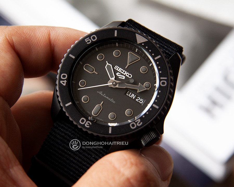 Seiko 5 2019 Street với thiết kế trẻ trung và phóng khoáng
