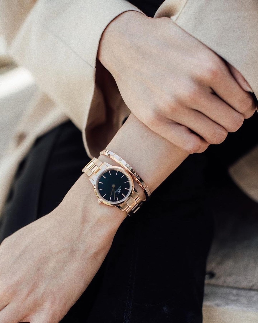 Công nghệ mạ PVD mang lại sắc màu vàng hồng tươi tắn nhưng ấm áp cho nàng tràn đầy sức sống