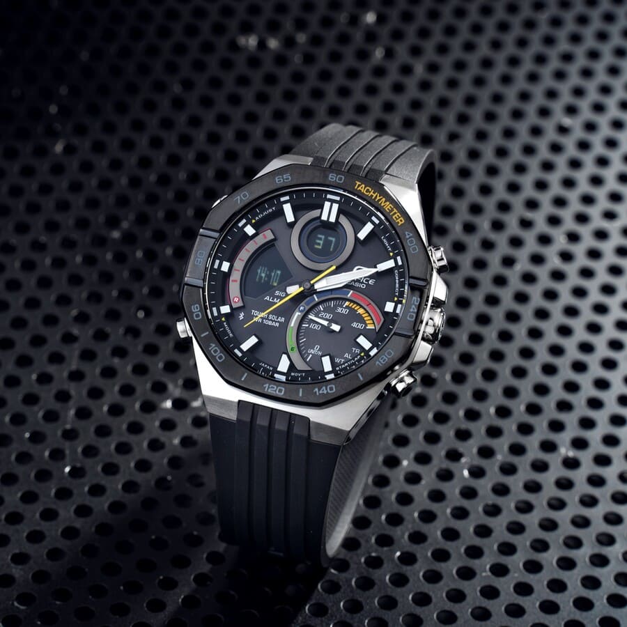 Chronograph có khả năng theo dõi và bấm giờ thể thao vô cùng chính xác