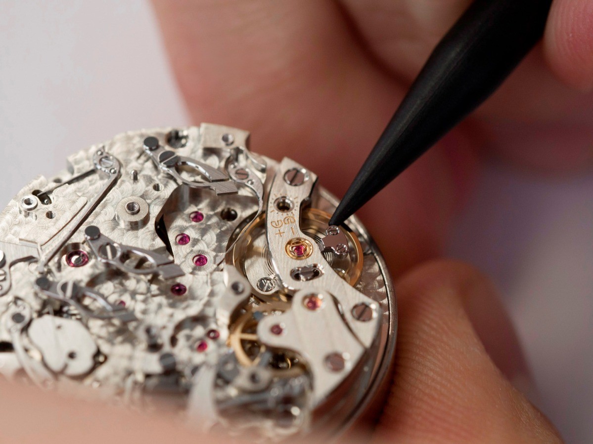 Côtes de Genève - kỹ thuật tạo vân sóng trên bộ máy hoàn thiện tỉ mỉ trên chiếc đồng hồ Chopard - ảnh 8