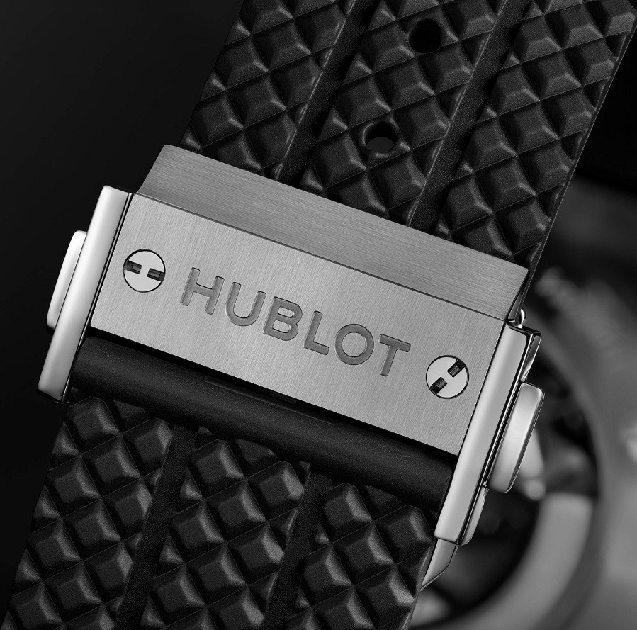 Khóa dây đồng hồ Hublot phải được khắc chữ HUBLOT rõ nét
