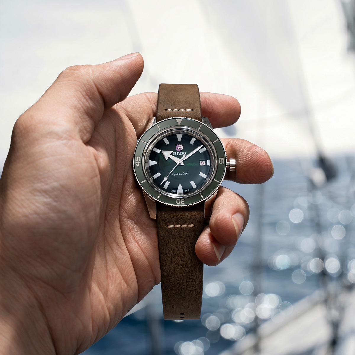 dong-ho-rado-captain-cook-r32505315-3 Đồng hồ Rado Captain Cook R32505315 - Ảnh 3