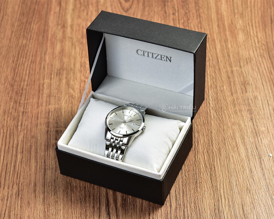 Hộp Citizen chính hãng thường được nhận biết với màu đen sáng bóng - ảnh 3
