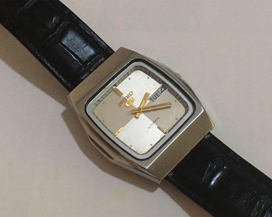 Seiko 5 chém cạnh sử dụng những chất liệu có độ bền cao