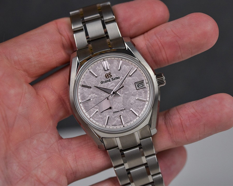 Grand Seiko ‘Midnight Blue’ Spring Drive SBGA439 - ảnh 7