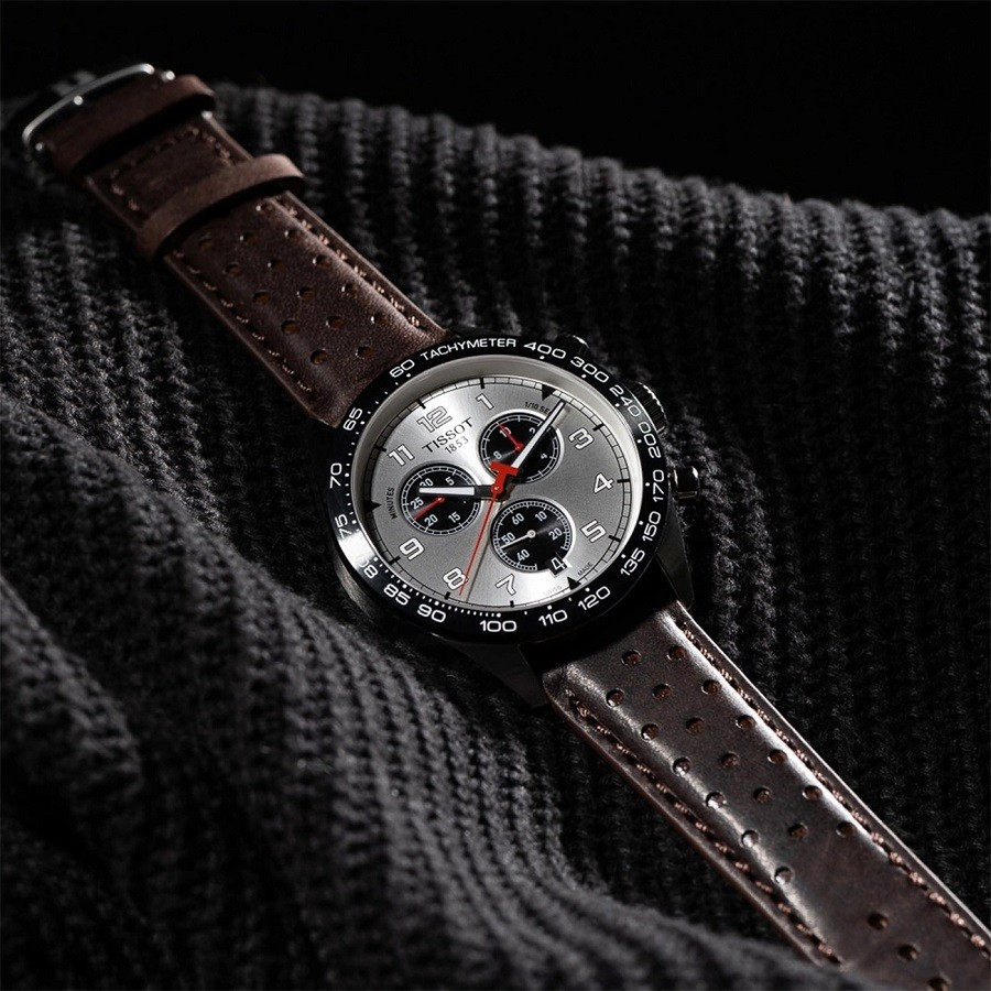 Tissot PRS 516 hiện đại với kiểu dây da đục lỗ lấy cảm hứng từ nguyên bản - ảnh 2