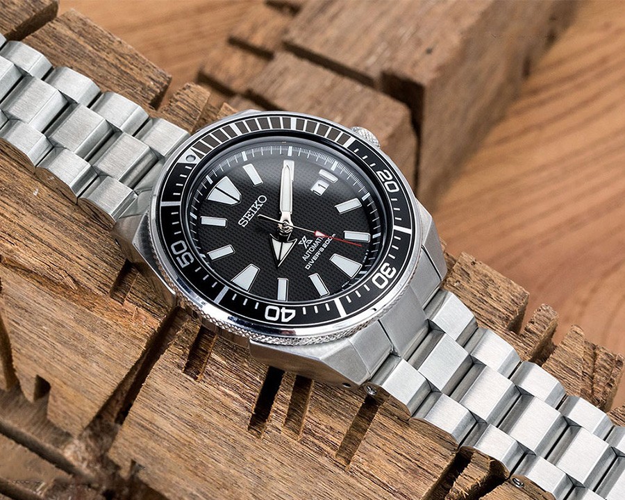Seiko Samurai có góc dốc xuống ở vấu hình thang - ảnh 8