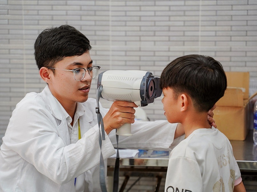 Quá trình thăm khám tại trung tâm nhân đạo Quê Hương và Kính Hải Triều - ảnh 9