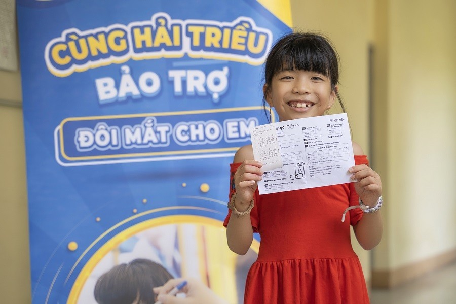 Cùng Hải Triều bảo trợ đôi mắt cho em