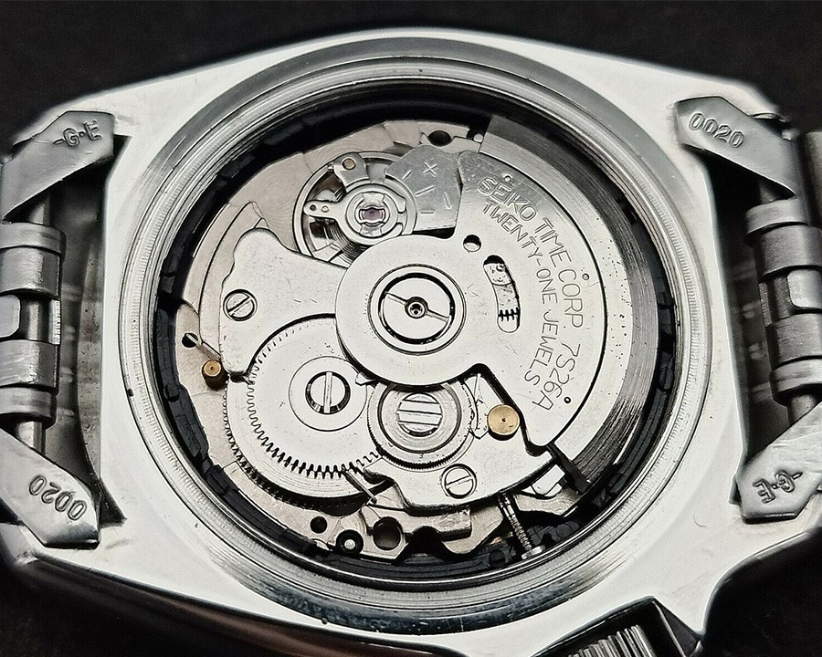 Bộ chuyển động 7S26 sử dụng trên Seiko Pepsi