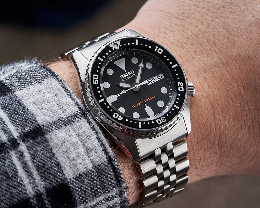 Trên tay chiếc đồng hồ Seiko SKX013 và trải nghiệm chi tiết