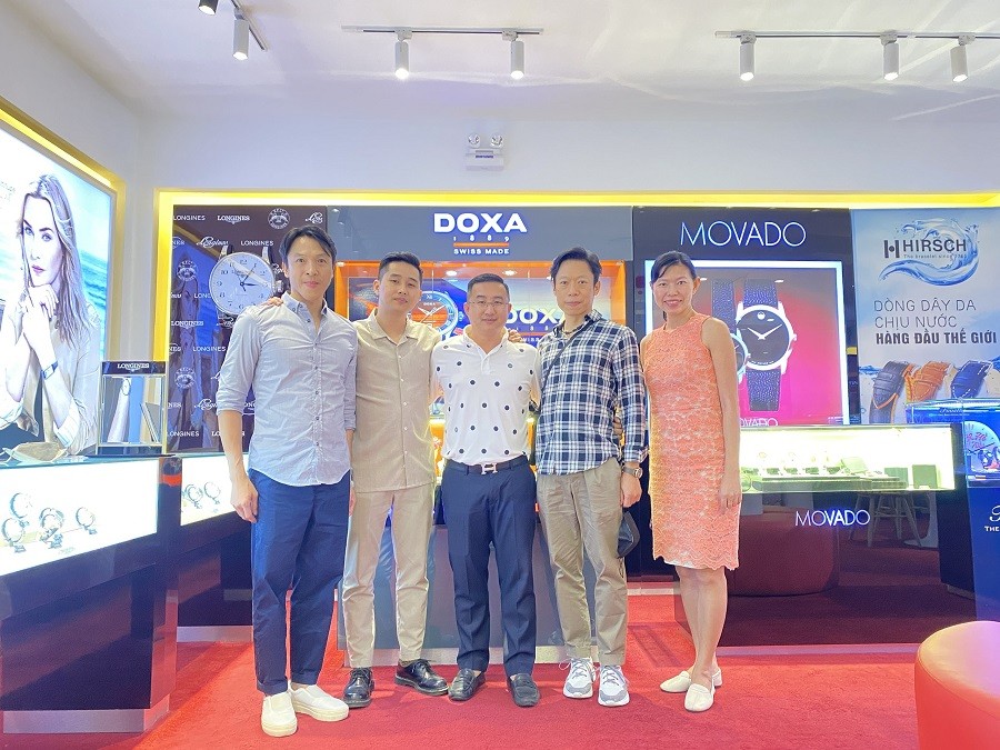 Giám đốc Doxa đến thăm showroom Đồng Hồ Hải Triều
