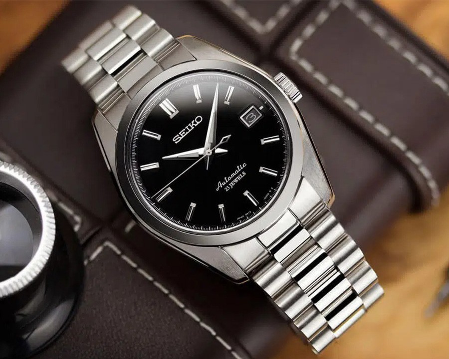 Hiện nay mua lại đồng hồ Seiko SARB033 với mức giá từ 13 đến hơn 70 triệu đồng