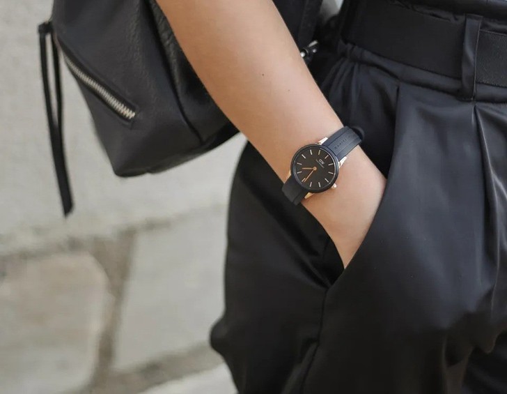 Đồng hồ Daniel Wellington DW00100426 mặt đen, chống nước khủng 10ATM - ảnh 1