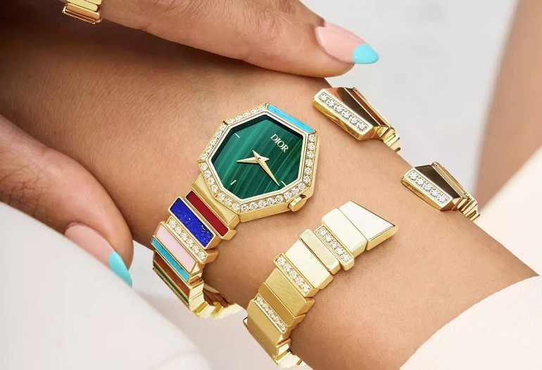 Thiết kế sang trọng bậc nhất của Dior được giới celebs tận dụng trong gu thời trang của mình - hình 11