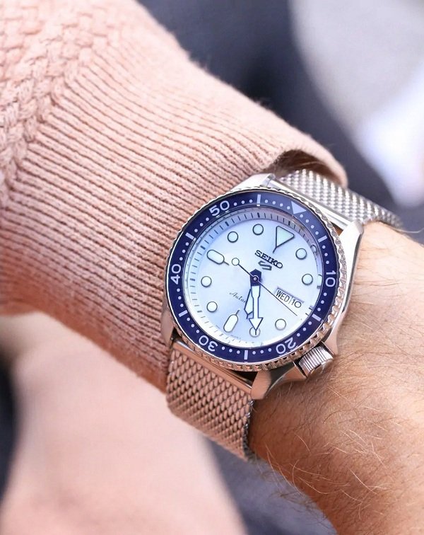 Đồng hồ Seiko 5 Sports SRPE77K1 chính hãng 100% - ảnh 2