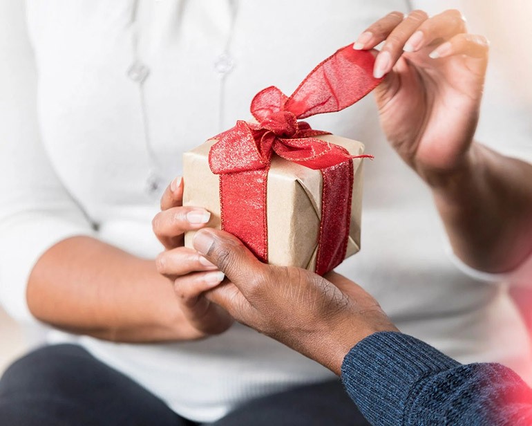 20/10 tặng gì cho vợ thiết thực, ý nghĩa và bất ngờ nhất?