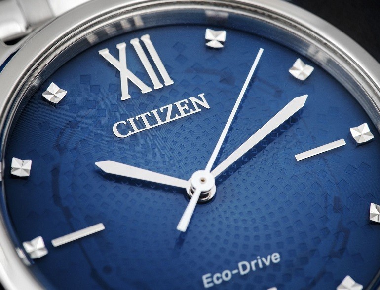 Đồng hồ Citizen Eco-Drive EM0500-73L chính hãng 100% - hình 3
