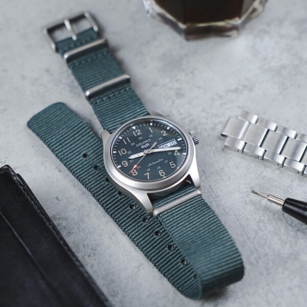 Đồng hồ Seiko 5 Sports Field SRPG31K1 chính hãng 100% - hình 3