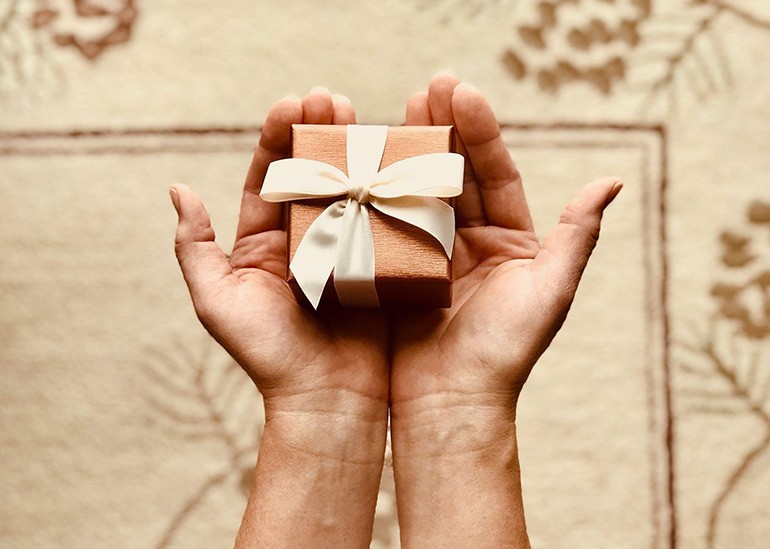 30 món quà 20/10 cho mẹ chồng ý nghĩa và bất ngờ nhất ảnh 32