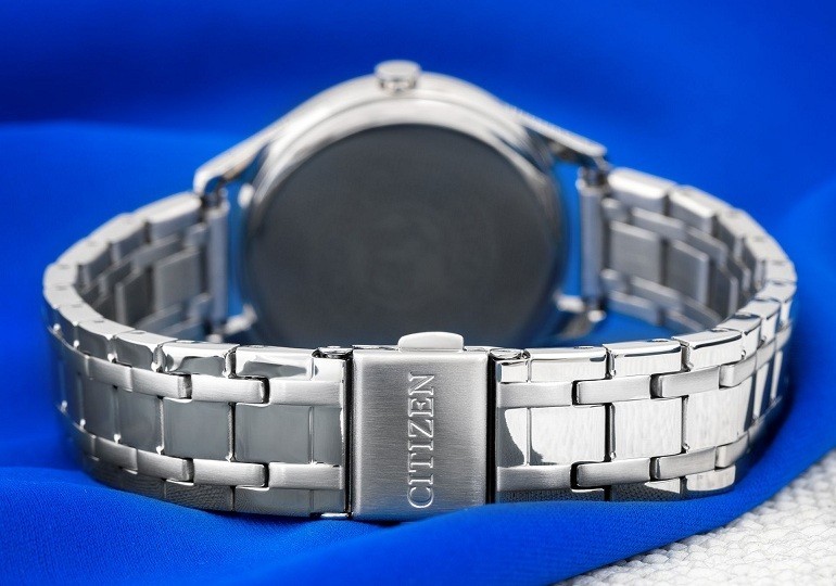 Đồng hồ Citizen Eco-Drive EM0500-73L chính hãng 100% - hình 4