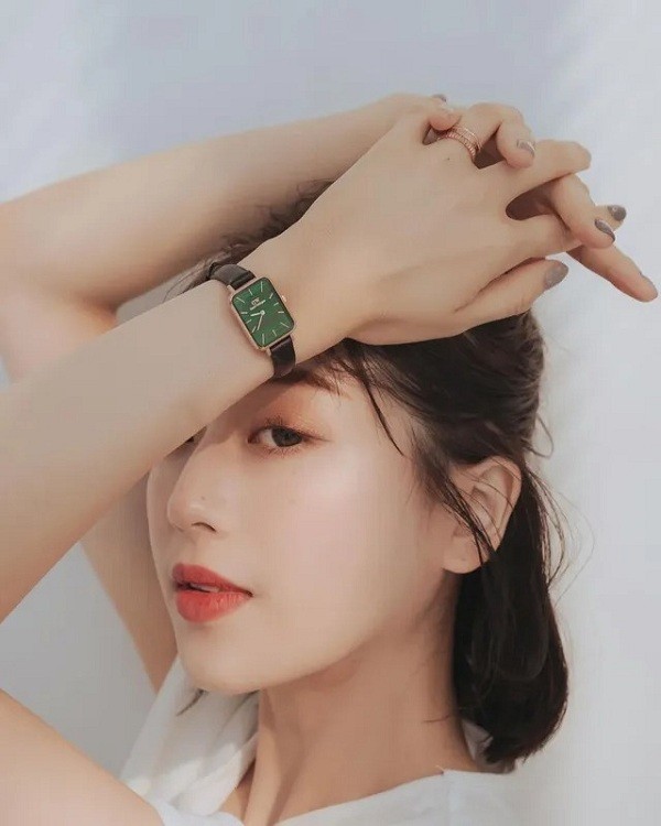 Đồng hồ Daniel Wellington DW00100439 mặt xanh sang trọng - ảnh 4