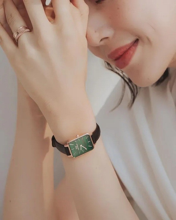 Đồng hồ Daniel Wellington DW00100439 mặt xanh sang trọng - ảnh 5