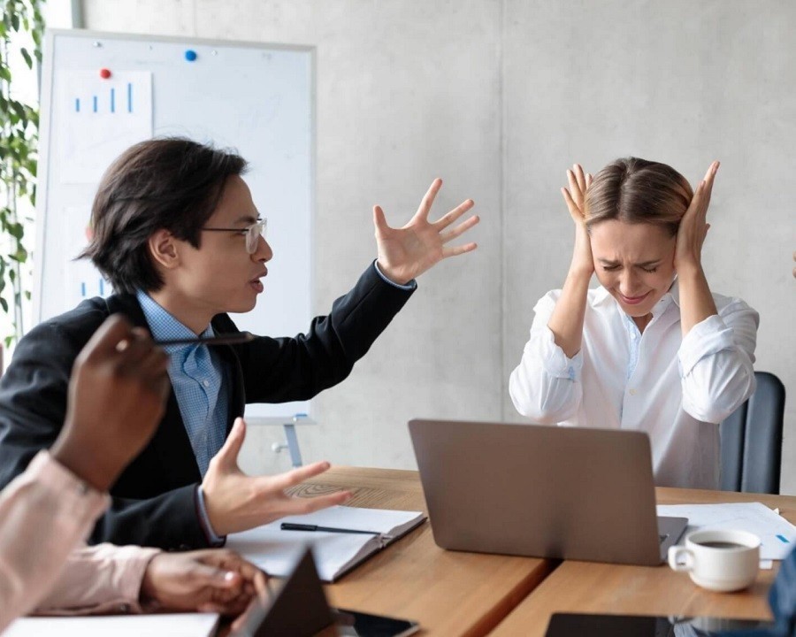 Tính cách khiến phụ nữ mũi hếch không được lòng mọi người. - ảnh 5