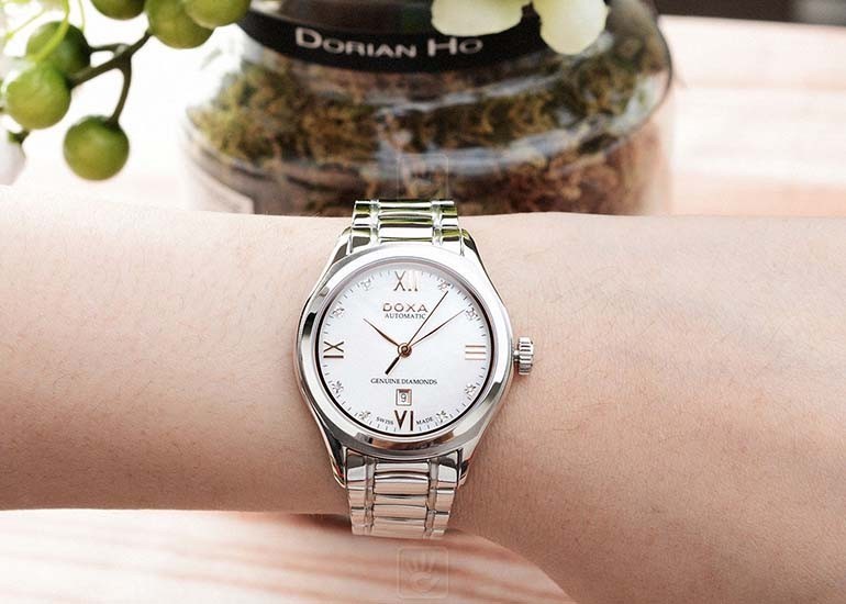 quà tặng 20-10 đồng nghiệp nữ - đồng hồ doxa kim cương