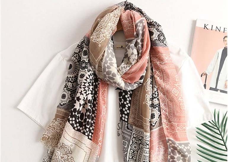 quà tặng 20-10 tặng cô giáo - khăn choàng cổ