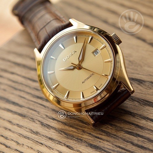 Đồng hồ Doxa 213.30.301.02 với sắc vàng sang trọng từ mặt số - Ảnh: 2