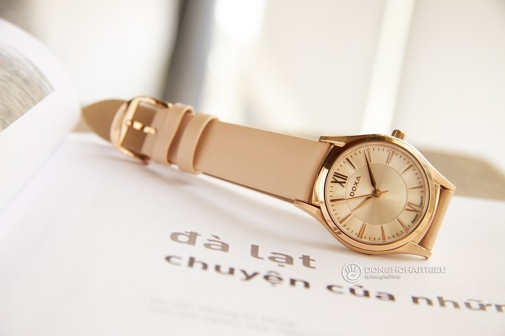 Doxa D202RIY nhẹ nhàng, nữ tính nhờ tông màu vàng hồng - Ảnh: 3
