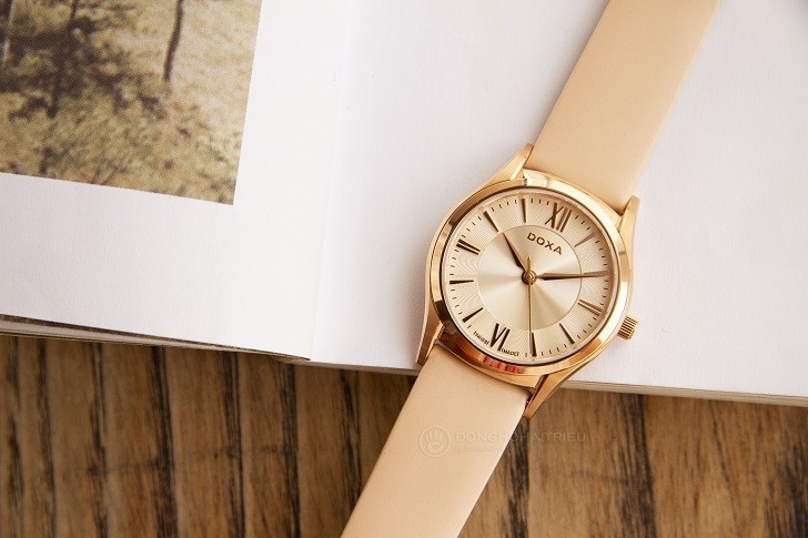Doxa D202RIY nhẹ nhàng, nữ tính nhờ tông màu vàng hồng - Ảnh: 1