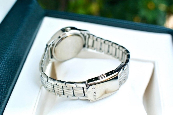 Đồng hồ Quartz được người dùng đánh giá rất cao về độ chính xác - Ảnh: 4