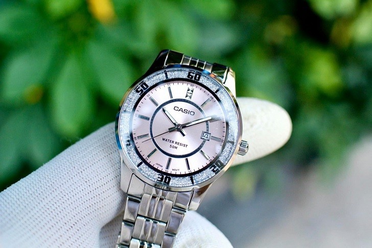 Casio LTP-1358D-4AVDF sở hữu vẻ đẹp cuốn hút ngay từ cái nhìn đầu tiên - Ảnh: 1