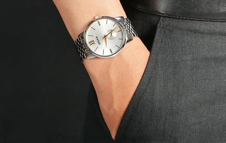 Đồng hồ Doxa D155SST với họa tiết vân Guilloché độc đáo - Ảnh: 5