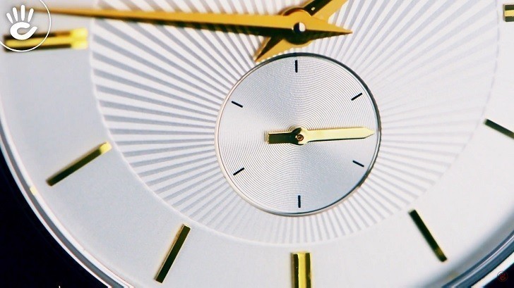Đồng hồ Doxa D155SST với họa tiết vân Guilloché độc đáo - Ảnh: 2