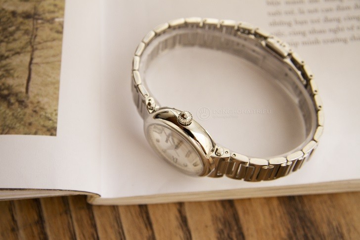 Doxa D186SSD đẳng cấp với 8 viên kim cương thật trên mặt số - Ảnh: 4