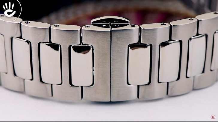 Doxa D189SSV đắt giá không chỉ nhờ 8 viên kim cương tự nhiên - Ảnh: 5