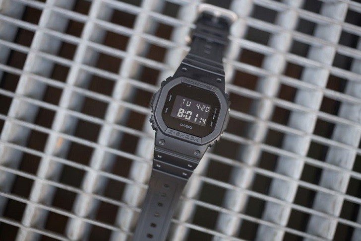 G-Shock DW-5600BB-1DR được tích hợp hơn 10 tính năng - Ảnh: 9
