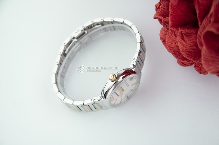 Giải mã sức hút đồng hồ Doxa D184TSV: Máy cơ, chuẩn Thụy Sỹ - Ảnh: 2