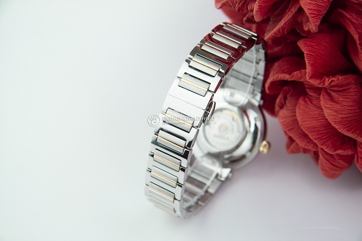 Giải mã sức hút đồng hồ Doxa D184TSV: Máy cơ, chuẩn Thụy Sỹ - Ảnh: 4