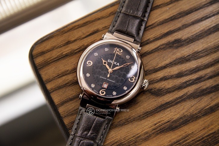 Lý do giúp Doxa D182SBK chinh phục được trái tim phái đẹp - Ảnh: 1