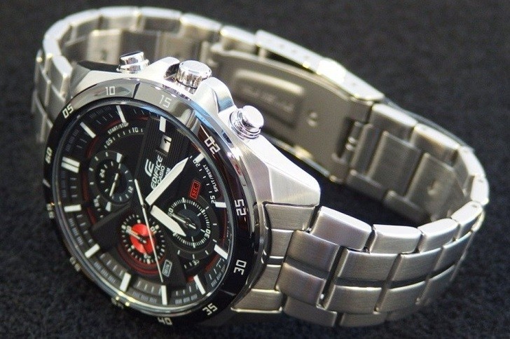 Thoải mái hoạt động thể thao cùng đồng hồ Casio EFR-556DB-1AVUDF - Ảnh 2