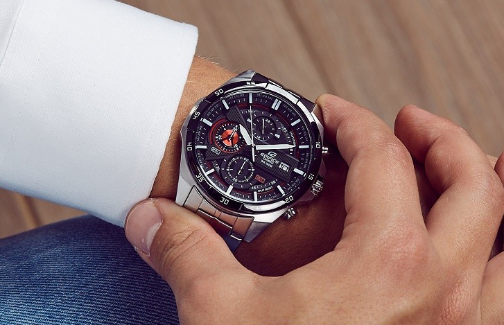 Thoải mái hoạt động thể thao cùng đồng hồ Casio EFR-556DB-1AVUDF - Ảnh 3