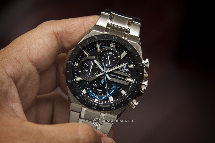 Đồng hồ Casio EQS-920DB-1BVUDF tích hợp nhiều tính năng thể thao - Ảnh 1