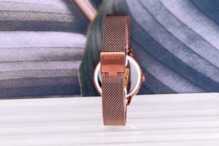 Đồng hồ Casio LTP-E157MR-9ADF giá rẻ, thay pin miễn phí - Ảnh 5